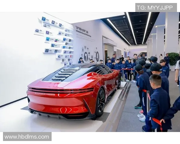 足球明星亲自试驾中国汽车展现国货魅力与国际化形象 足球明星亲自试驾中国汽车展现国货魅力与国际化形象