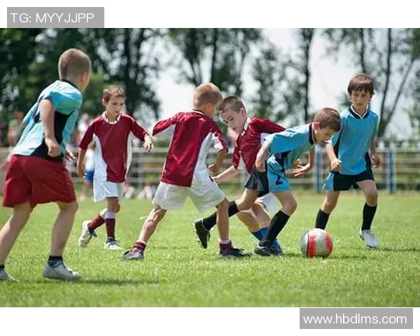 足球明星与孩子们亲密互动的感人瞬间视频分享 足球明星与孩子们亲密互动的感人瞬间视频分享